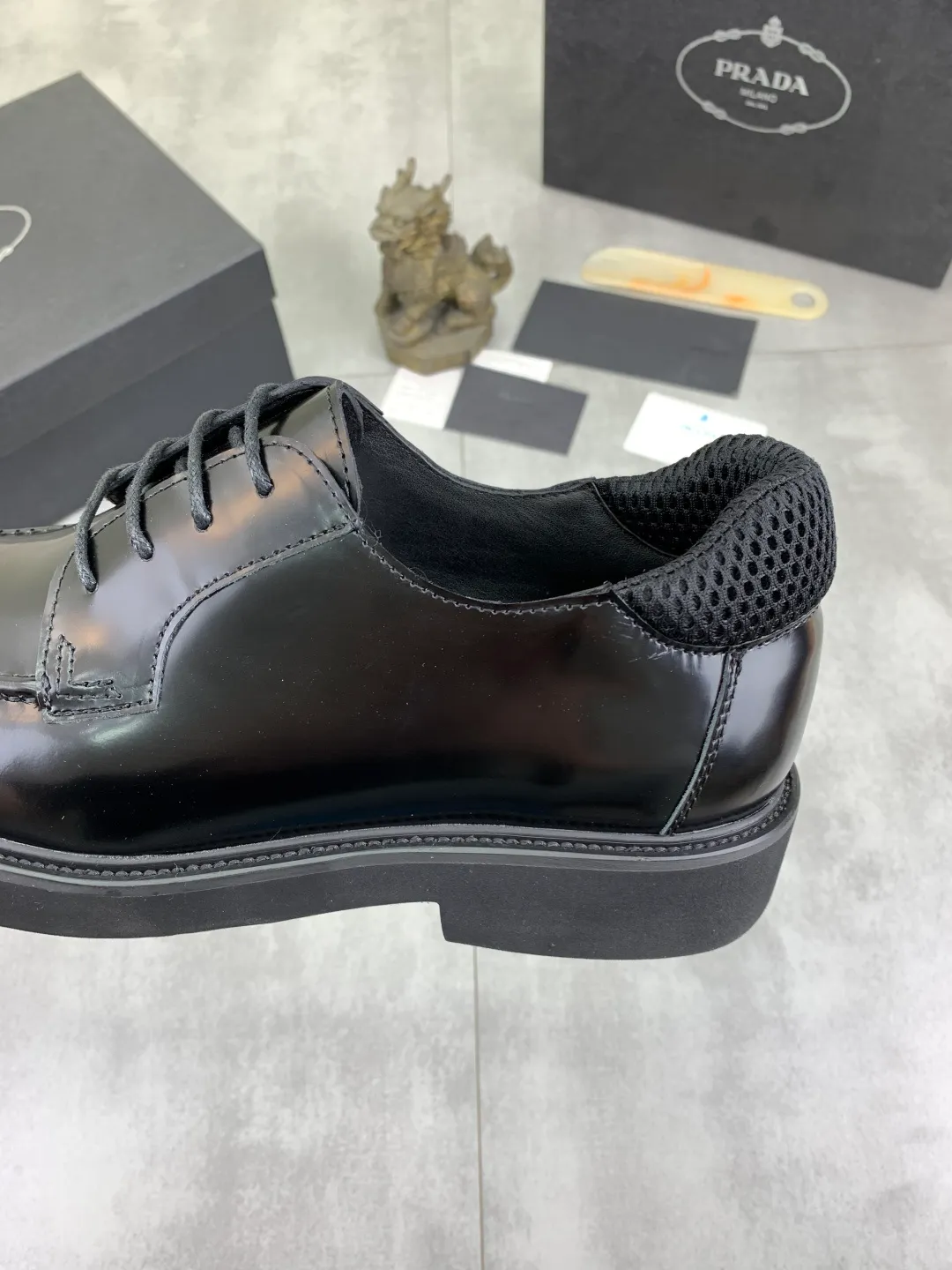 Men's shoes 💰P480 new style 💰 💎💎💎 water-dyed cow lining original order quality PRADA —🆘.Prada original purchase agent, high-end business leather shoes, fabric: imported from Italy cowhide material ➕ water-dyed cow lining/cowhide lining ➕ special original outsole, fine workmanship, real thing ^_^ Photographed 🎬size: 39-44